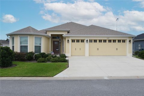 House in The Villages, Florida 3 bedrooms, 181.07 sq.m. № 2406398 - photo 2