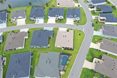 House in The Villages, Florida 3 bedrooms, 181.07 sq.m. № 2406398 - photo 20