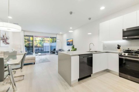 Touwnhouse à louer à Clermont, Floride: 3 chambres, 172.05 m2 № 2136899 - photo 11