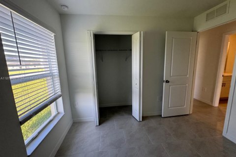 Снять в аренду виллу или дом в Форт Майерс, Флорида 4 спальни, 174.1м2, № 1922619 - фото 11