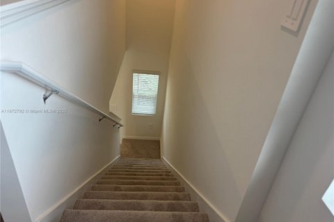 Снять в аренду виллу или дом в Форт Майерс, Флорида 4 спальни, 174.1м2, № 1922619 - фото 6