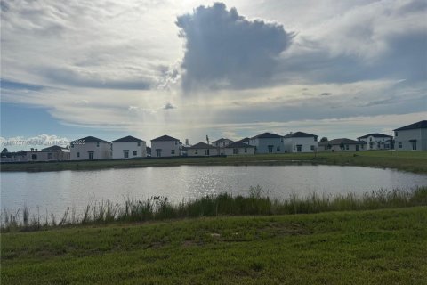 Снять в аренду виллу или дом в Форт Майерс, Флорида 4 спальни, 174.1м2, № 1922619 - фото 3