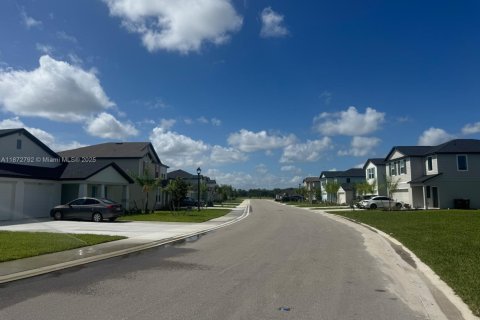 Снять в аренду виллу или дом в Форт Майерс, Флорида 4 спальни, 174.1м2, № 1922619 - фото 12