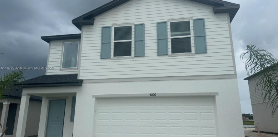 Дом в Форт Майерс, Флорида 4 спальни, 174.1м2 № 1922619