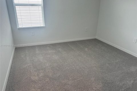 Снять в аренду виллу или дом в Форт Майерс, Флорида 4 спальни, 174.1м2, № 1922619 - фото 8