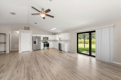 Villa ou maison à vendre à Lehigh Acres, Floride: 4 chambres, 146.51 m2 № 2312517 - photo 13