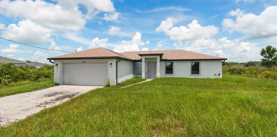 Villa ou maison à Lehigh Acres, Floride 4 chambres, 146.51 m2 № 2312517