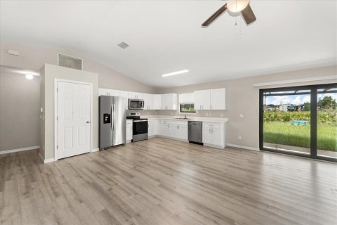 Villa ou maison à vendre à Lehigh Acres, Floride: 4 chambres, 146.51 m2 № 2312517 - photo 12