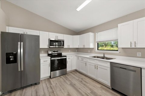 Villa ou maison à vendre à Lehigh Acres, Floride: 4 chambres, 146.51 m2 № 2312517 - photo 7