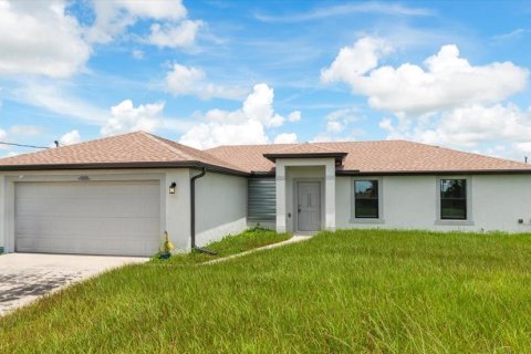 Villa ou maison à vendre à Lehigh Acres, Floride: 4 chambres, 146.51 m2 № 2312517 - photo 2