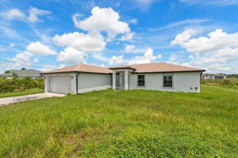 Villa ou maison à vendre à Lehigh Acres, Floride: 4 chambres, 146.51 m2 № 2312517 - photo 3