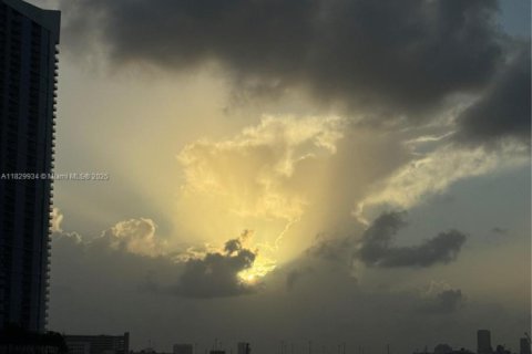 Condominio en venta en Miami, Florida, 2 dormitorios, 119.84 m2 № 1841036 - foto 25