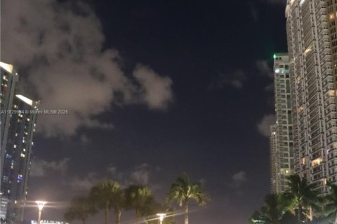 Condominio en venta en Miami, Florida, 2 dormitorios, 119.84 m2 № 1841036 - foto 22