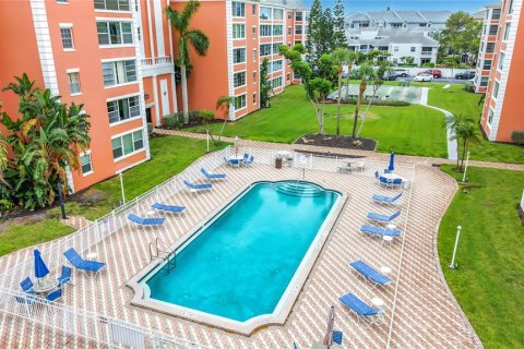 Condo à Saint Petersburg, Floride, 2 chambres № 2223109