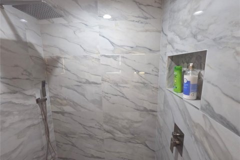 Casa en venta en Oviedo, Florida, 4 dormitorios, 217.39 m2 № 2341805 - foto 14
