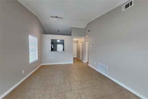 Townhouse in Sanford, Florida 2 bedrooms, 85.56 sq.m. № 2258290 - photo 6