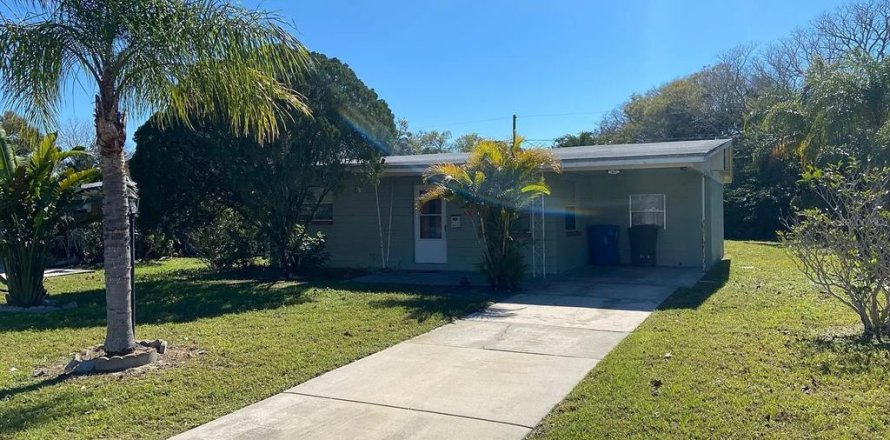 Villa ou maison à Saint Petersburg, Floride 2 chambres, 81.01 m2 № 1893618