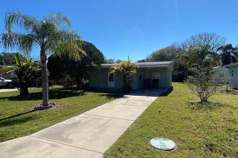 Villa ou maison à louer à Saint Petersburg, Floride: 2 chambres, 81.01 m2 № 1893618 - photo 3