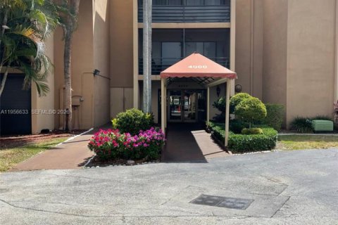 Condo in Hollywood, Florida, 2 bedrooms  № 2010565