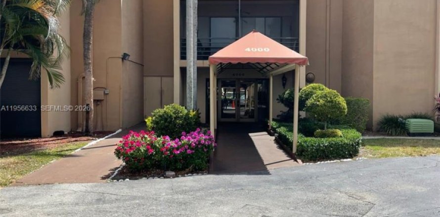 Condo in Hollywood, Florida, 2 bedrooms  № 2010565