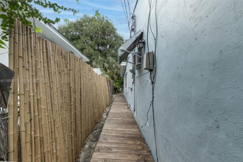 Casa en alquiler en Miami, Florida, 3 dormitorios, 140.38 m2 № 1989053 - foto 26