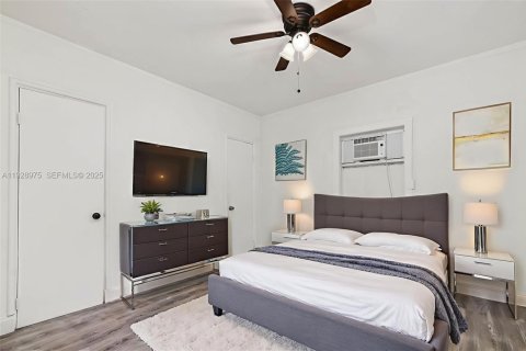 Casa en alquiler en Miami, Florida, 3 dormitorios, 140.38 m2 № 1989053 - foto 23