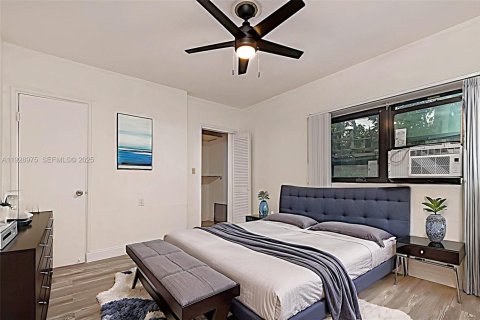 Casa en alquiler en Miami, Florida, 3 dormitorios, 140.38 m2 № 1989053 - foto 14