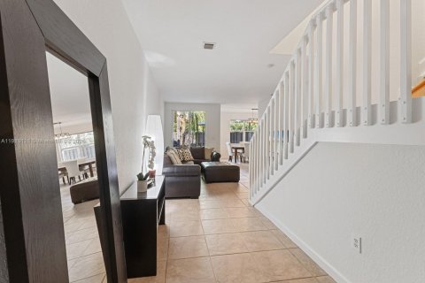 Купить кондоминиум в Дорал, Флорида 4 спальни, 195.56м2, № 1972986 - фото 3