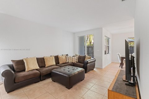 Купить кондоминиум в Дорал, Флорида 4 спальни, 195.56м2, № 1972986 - фото 4