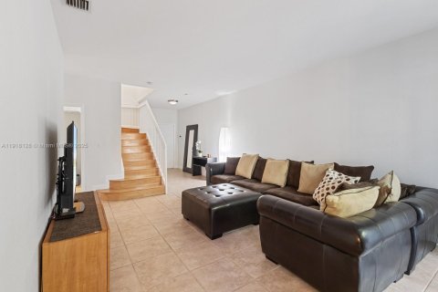 Купить кондоминиум в Дорал, Флорида 4 спальни, 195.56м2, № 1972986 - фото 6