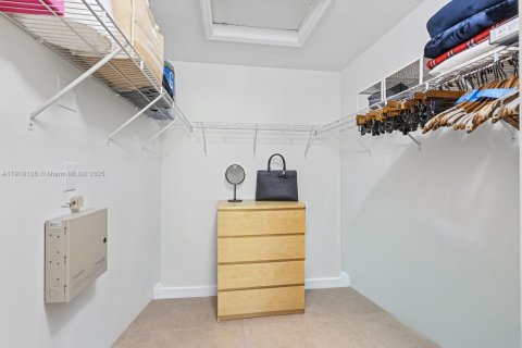 Купить кондоминиум в Дорал, Флорида 4 спальни, 195.56м2, № 1972986 - фото 18