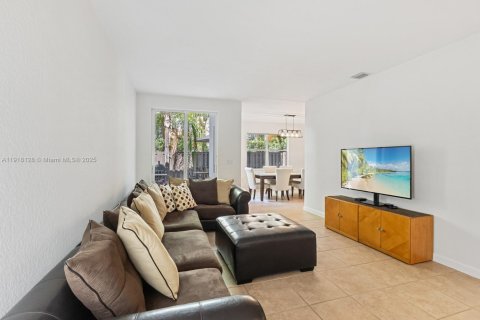 Купить кондоминиум в Дорал, Флорида 4 спальни, 195.56м2, № 1972986 - фото 5