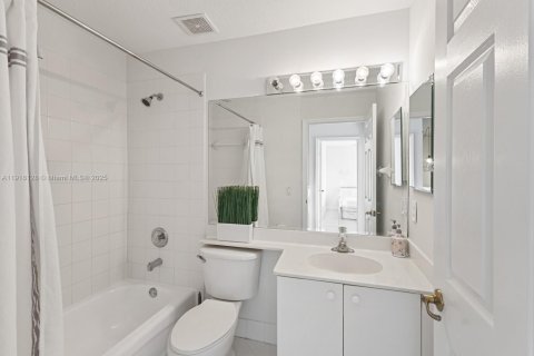 Купить кондоминиум в Дорал, Флорида 4 спальни, 195.56м2, № 1972986 - фото 22