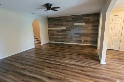 Townhouse in Tampa, Florida 3 bedrooms, 155.15 sq.m. № 2381313 - photo 5