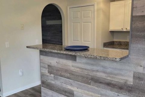 Townhouse in Tampa, Florida 3 bedrooms, 155.15 sq.m. № 2381313 - photo 4