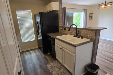 Townhouse in Tampa, Florida 3 bedrooms, 155.15 sq.m. № 2381313 - photo 6