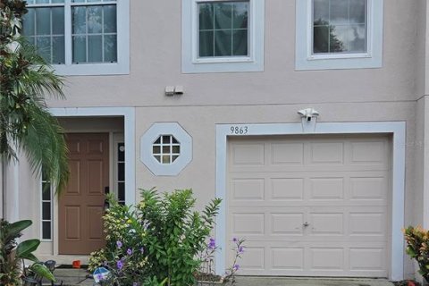 Townhouse in Tampa, Florida 3 bedrooms, 155.15 sq.m. № 2381313