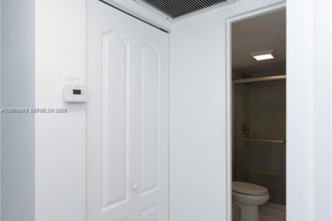Снять в аренду кондоминиум в Санни-Айлс-Бич, Флорида 2 спальни, 126.07м2, № 2072137 - фото 16