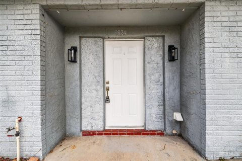 Commercial property in Port Richey, Florida 4 bedrooms, 199.18 sq.m. № 2101680 - photo 2