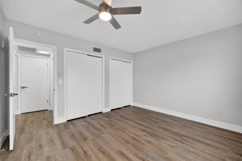 Commercial property in Port Richey, Florida 4 bedrooms, 199.18 sq.m. № 2101680 - photo 28