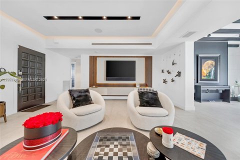 House in Miami, Florida 3 bedrooms, 181.9 sq.m. № 2067696 - photo 27