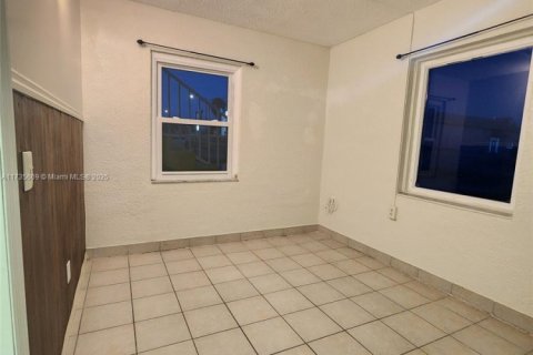 Снять в аренду квартиру в Себринг, Флорида 3 спальни, 88.26м2, № 1948064 - фото 8