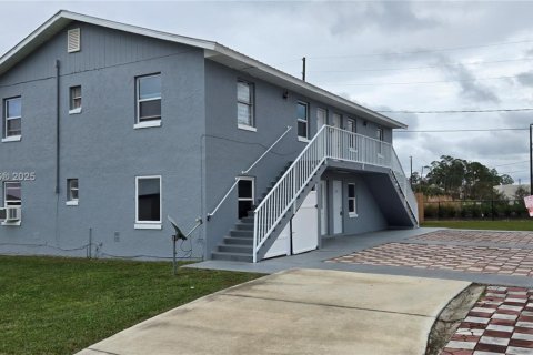 Снять в аренду квартиру в Себринг, Флорида 3 спальни, 88.26м2, № 1948064 - фото 3
