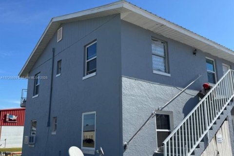 Снять в аренду квартиру в Себринг, Флорида 3 спальни, 88.26м2, № 1948064 - фото 2