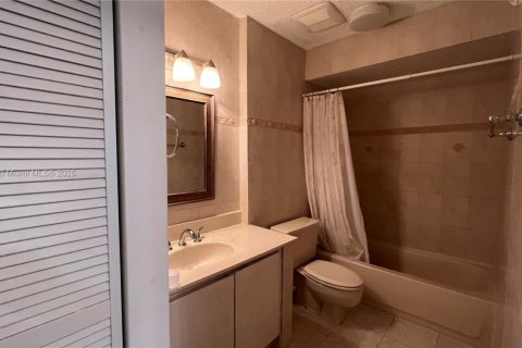 Condo in Miami, Florida, 2 bedrooms  № 1816535 - photo 12