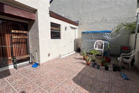 Condo in Miami, Florida, 2 bedrooms  № 1816535 - photo 4