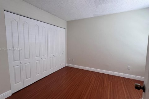 Condo in Miami, Florida, 2 bedrooms  № 1816535 - photo 14