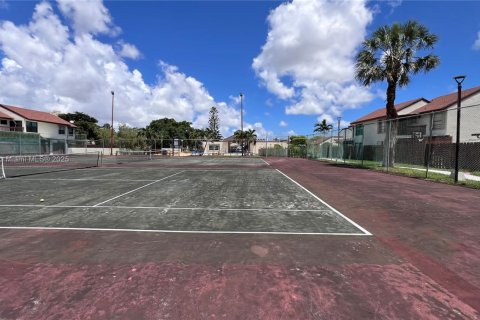 Condo in Miami, Florida, 2 bedrooms  № 1816535 - photo 26