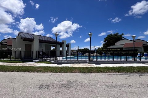 Condo in Miami, Florida, 2 bedrooms  № 1816535 - photo 23