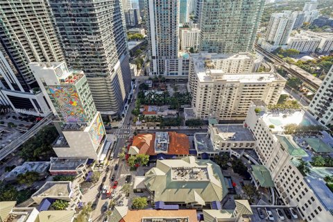 Condo in Miami, Florida, 1 bedroom  № 2079449 - photo 15